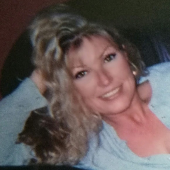 Meet your Posher, Carla - Picture 1 of 1